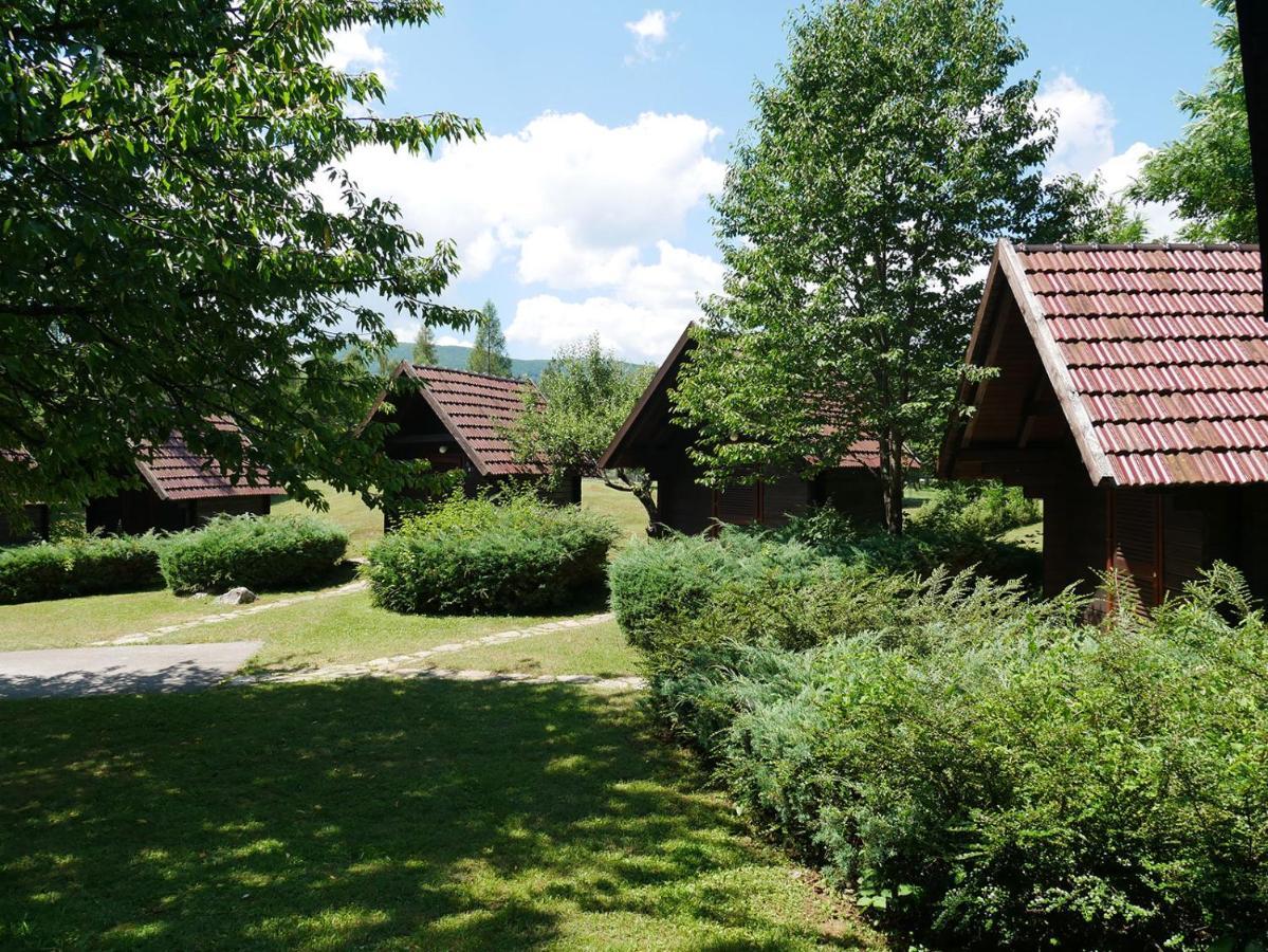 Bungalows Korana - Campsite Korana Seliste Dreznicko Ngoại thất bức ảnh