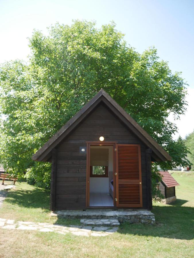 Bungalows Korana - Campsite Korana Seliste Dreznicko Ngoại thất bức ảnh