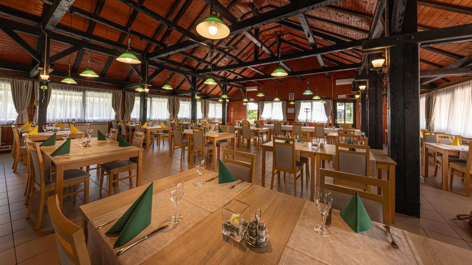 Bungalows Korana - Campsite Korana Seliste Dreznicko Ngoại thất bức ảnh
