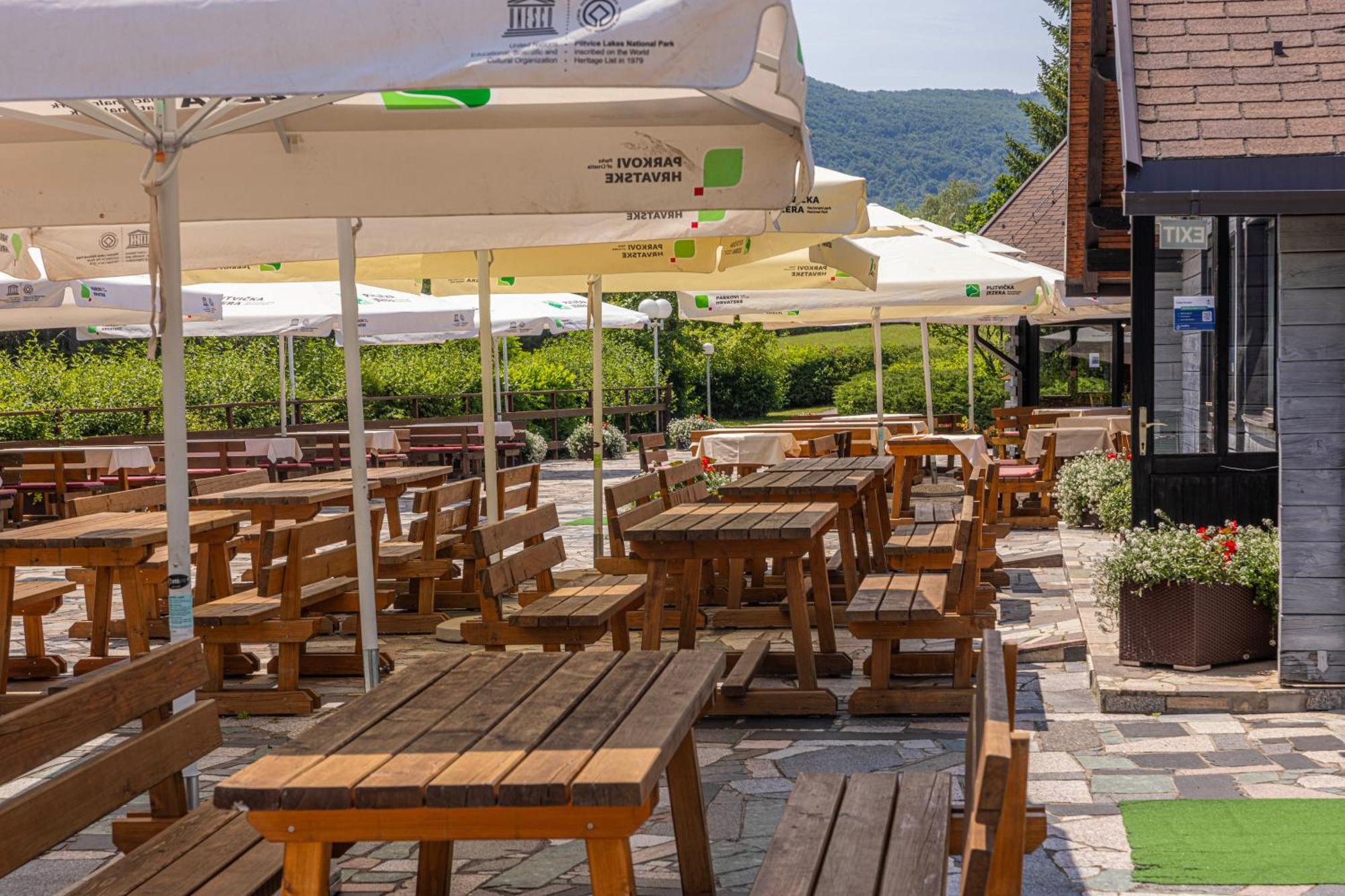Bungalows Korana - Campsite Korana Seliste Dreznicko Ngoại thất bức ảnh