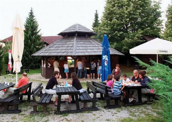 Bungalows Korana - Campsite Korana Seliste Dreznicko Ngoại thất bức ảnh